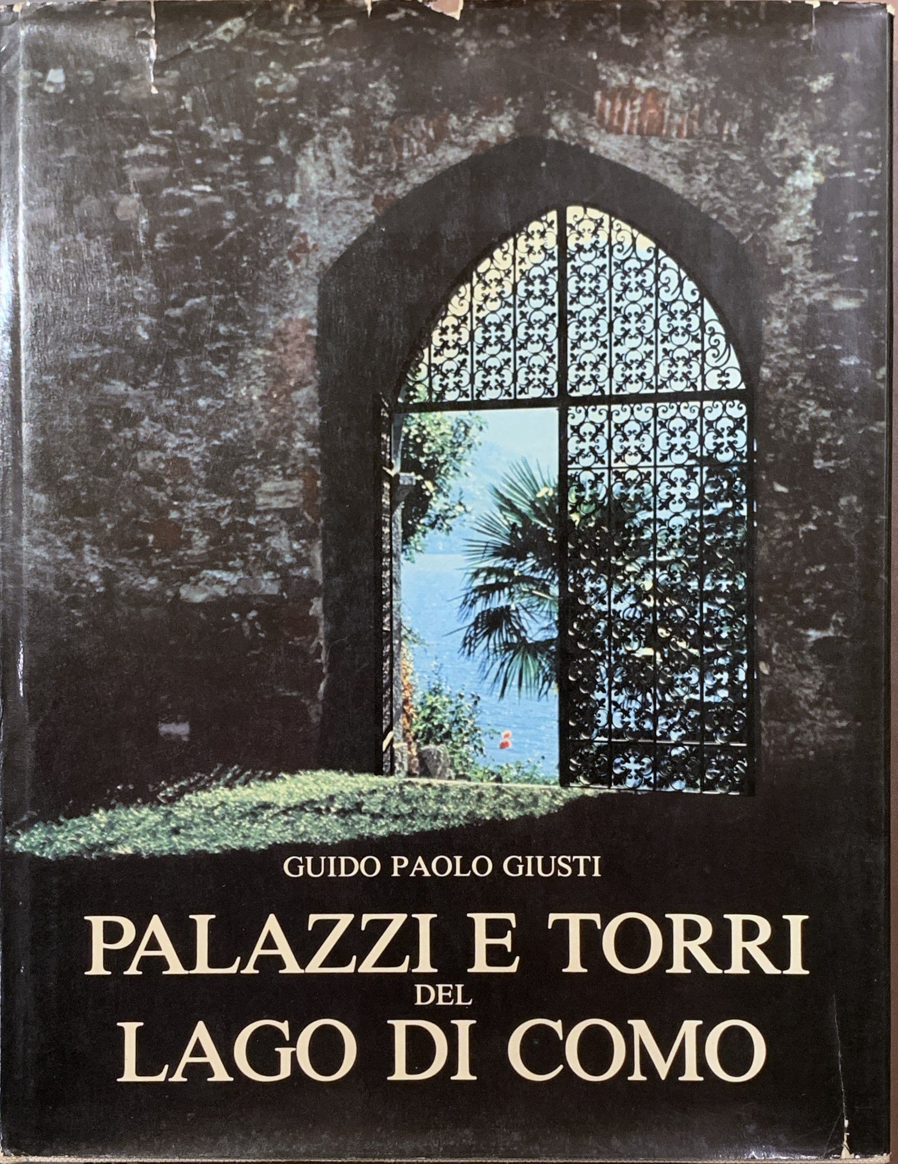 Palazzi e torri del Lago di Como
